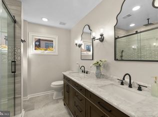 5205 Cottingham Pl, Alexandria, VA 22304