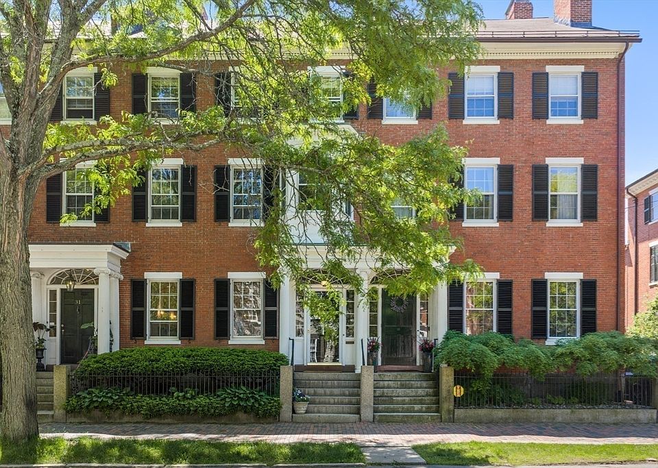 1st image of 33 Chestnut St