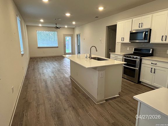 3rd image of 333 WILSHIRE RD