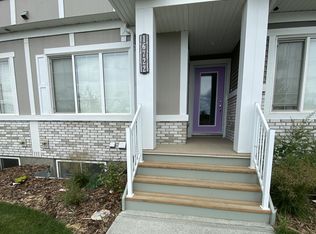 16722 31st Ave SW, Edmonton, AB T6W1A6