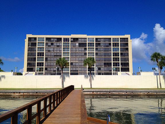 2nd image of 7100 Sunshine Skyway Ln S APT 305