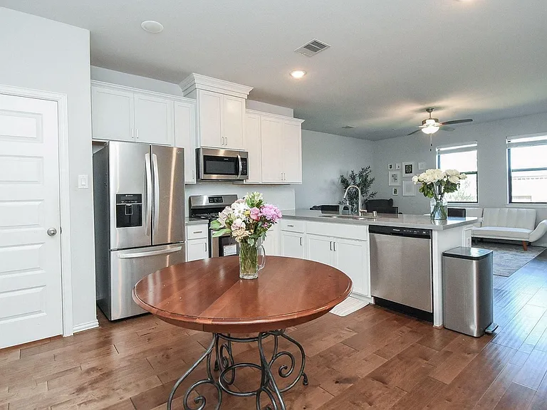 27950 Western Creek Ct — Photo 7