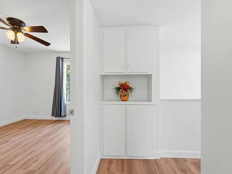 10432 Larwin Ave — Photo 15