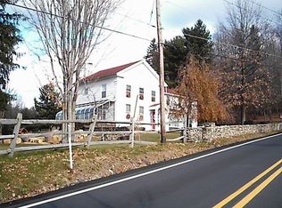 305 Carbondale Rd, Waverly Township, PA 18411