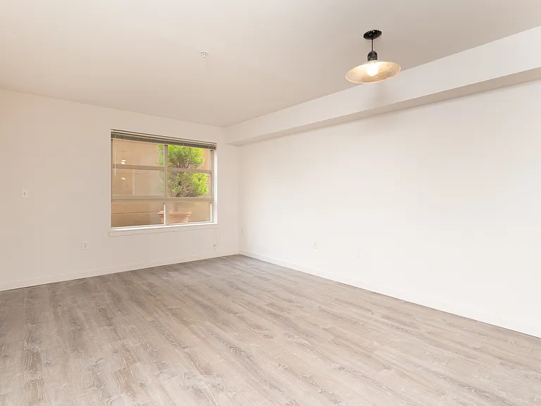 118 107th Ave NE #B111 — Photo 5