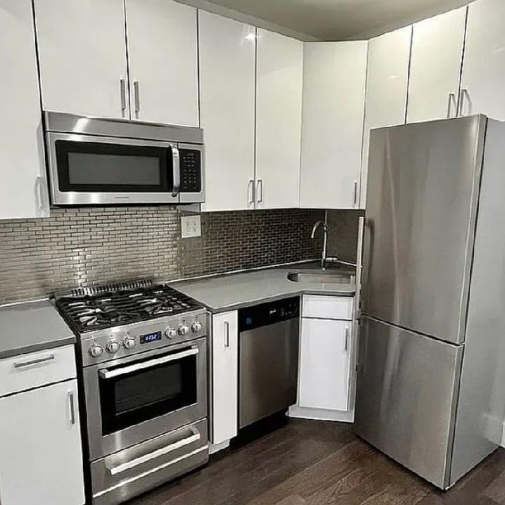 2nd image of 15503 90th Ave #3R