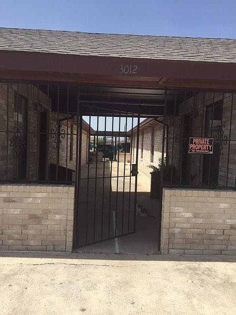 gated breezeway from street