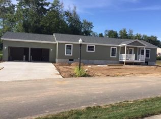 75 Patriots Dr, Westfield, MA 01085
