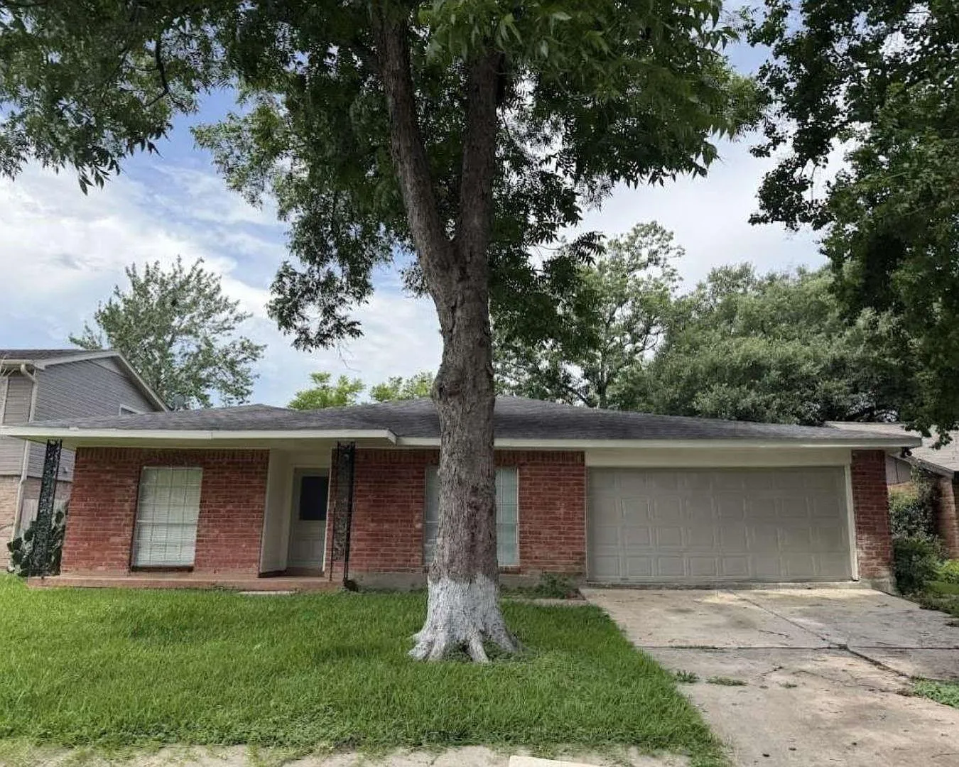3 bed, 2.0 bath, 1584 sqft, $1,899 — Photo 1