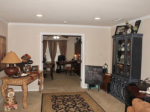 4th image of 5335 Hannah Dr