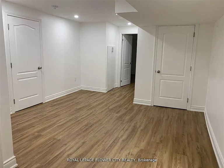 7227 Para Pl #BASEMENT — Photo 2