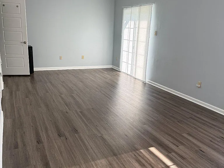 211 Saddlebrook Dr — Photo 5