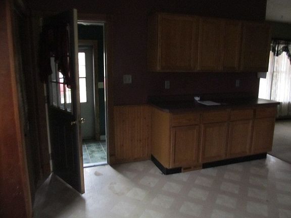 2nd image of 304 Brule St
