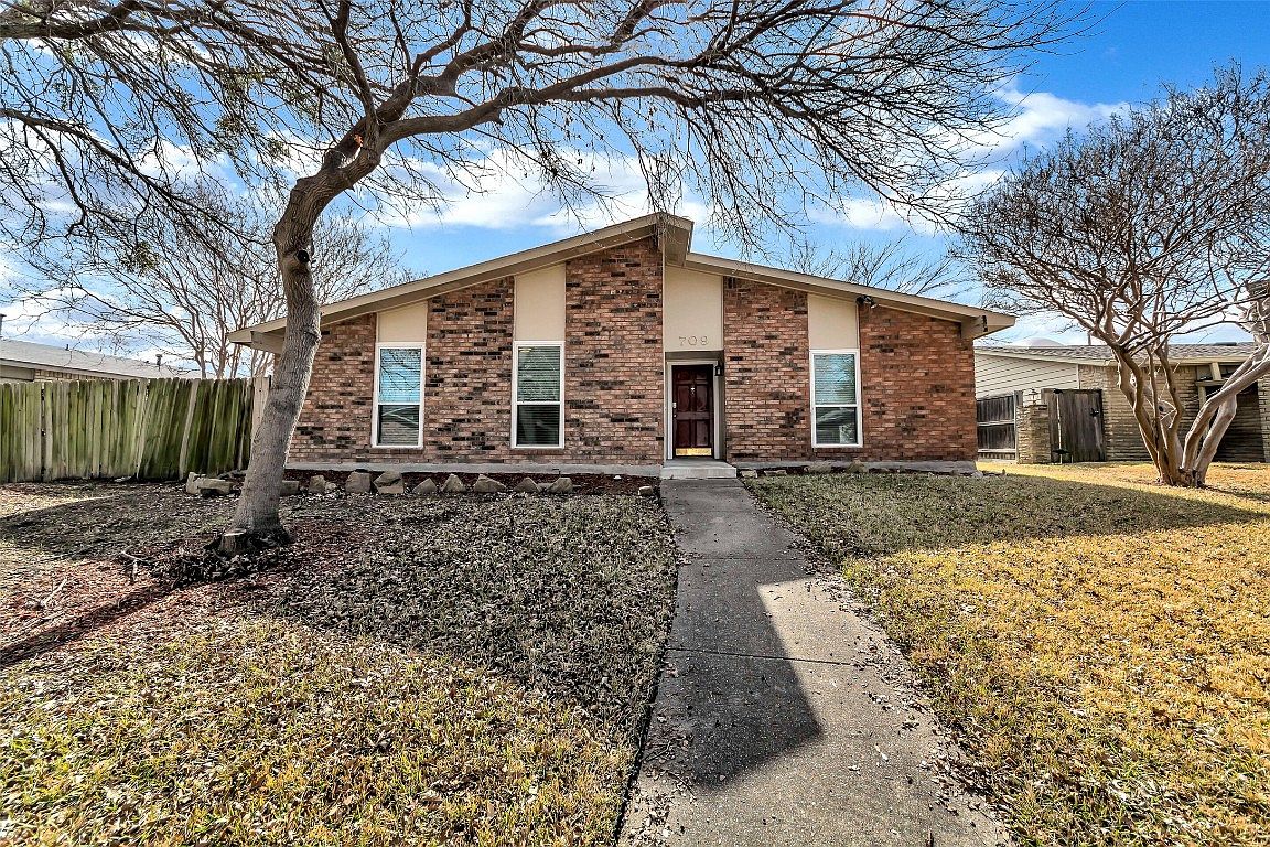709 Greenhill Ln, Grand Prairie, TX 75052 Zillow