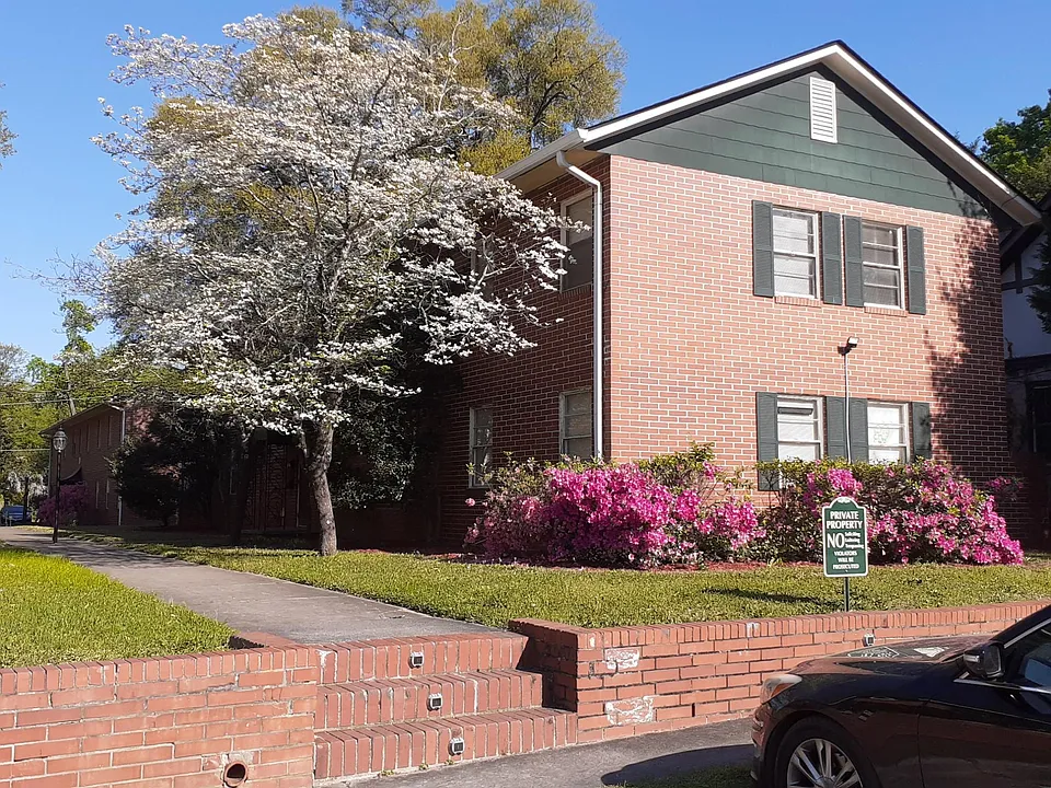 233 Corbin Ave