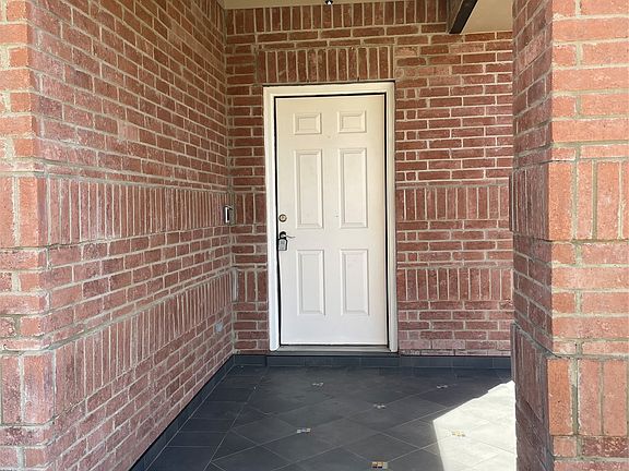 2nd image of 1004 Concan Dr