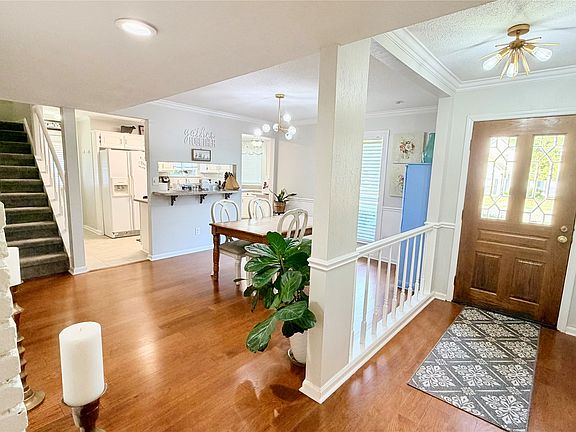 3rd image of 2608 Old Orchard Ln