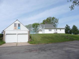 111 4th St, Persia, IA 51563