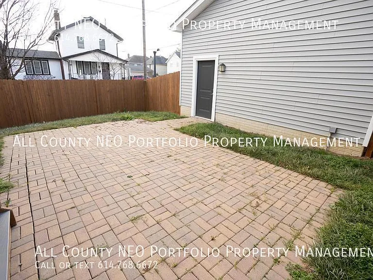 1383 N Grant Ave — Photo 46