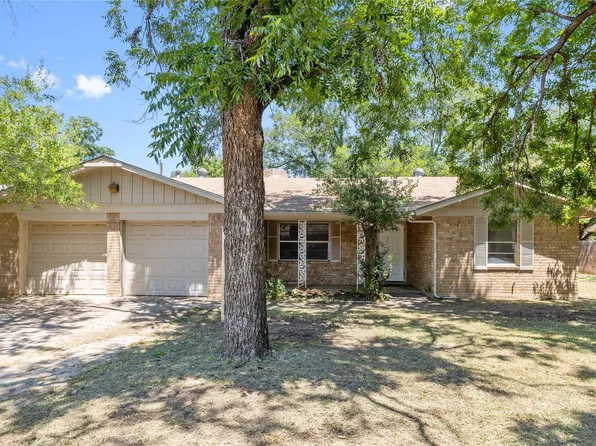 2306 14th St, Brownwood, TX 76801