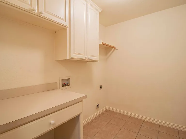 5957 Stacy Ln — Photo 28