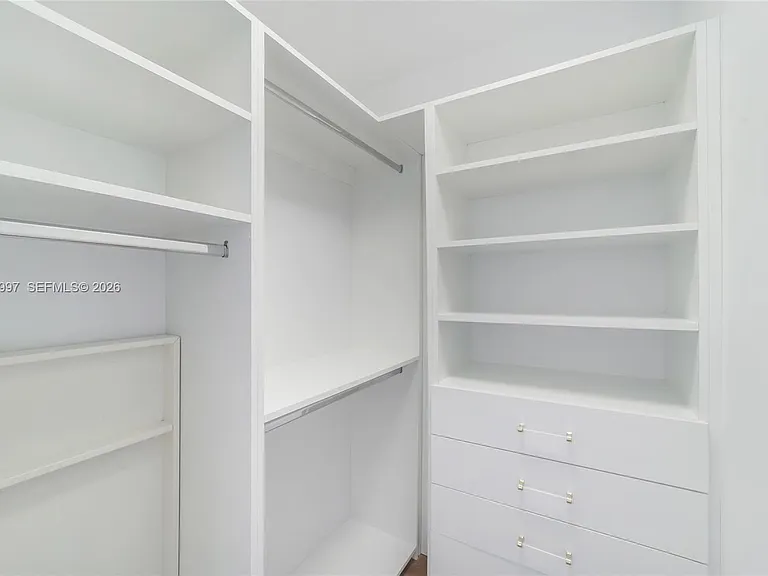 1316 N Venetian Way — Photo 65