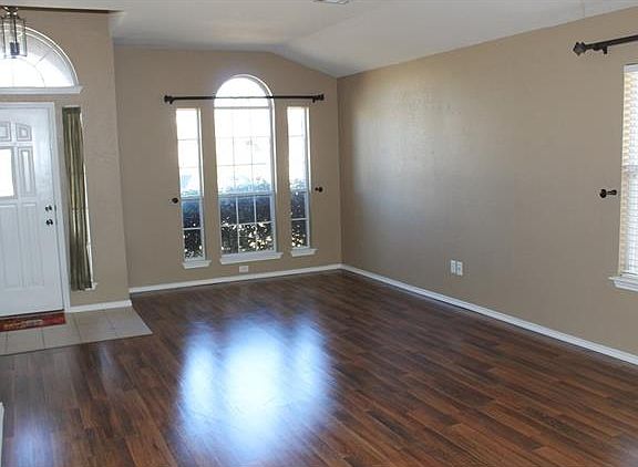 4th image of 6208 Emilie Ln