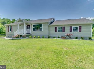 300 Meadow Ave, Colonial Beach, VA 22443