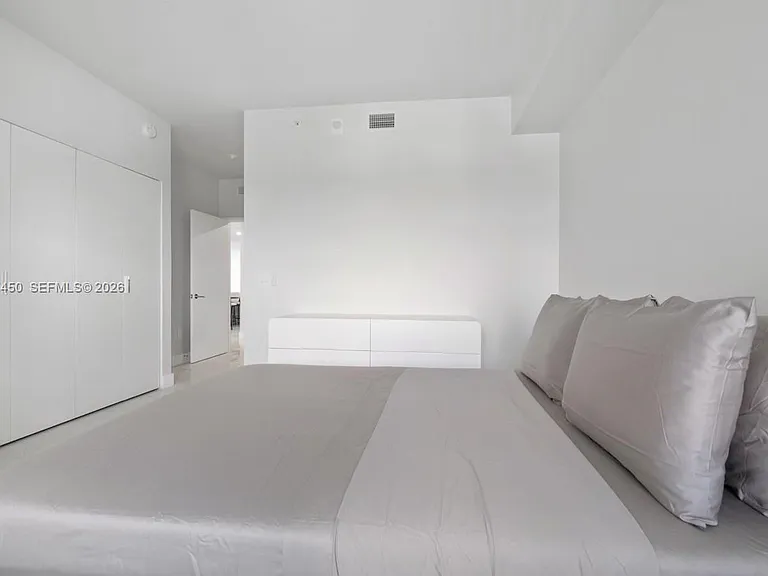 700 NE 24th St #4002 — Photo 18