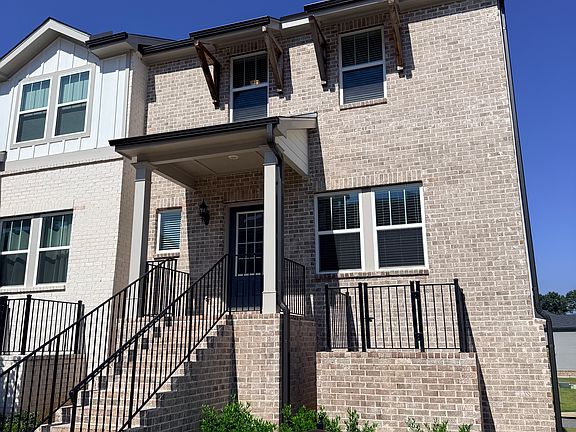 2nd image of 2716 Devon Vale St