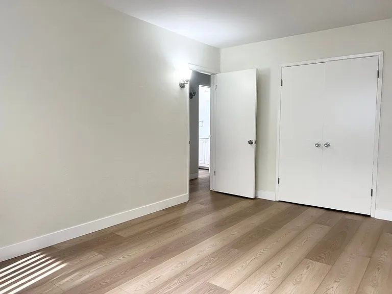 Bright 2 bed 1 bath in Pacific Beach — Photo 10