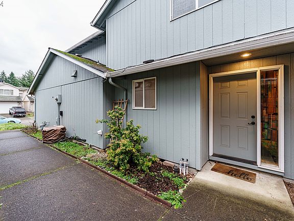 4th image of 9006 NE Lewis Dr