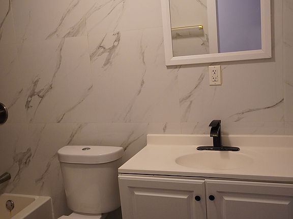 3rd image of 941 E 232nd St #1