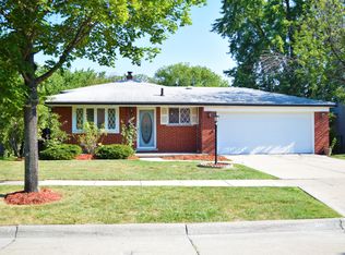 34051 Viceroy Dr, Sterling Heights, MI