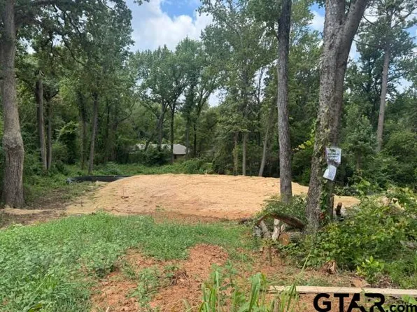 1685 Edgewood Dr, Tyler, TX 75701
