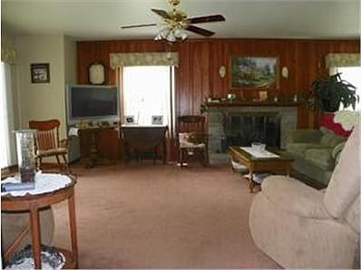 4th image of 28 Lakeview Ave