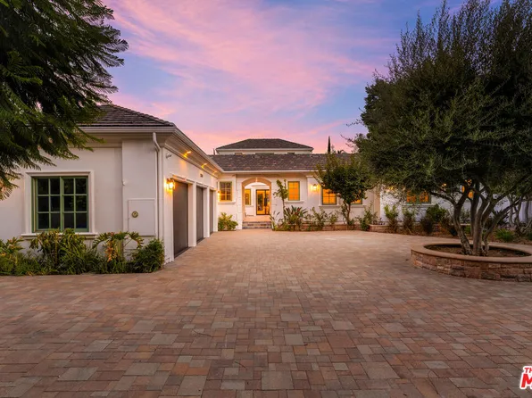 23334 Ostronic Dr, Woodland Hills, CA 91367