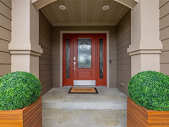 4th image of 2071 Greenbriar Rd