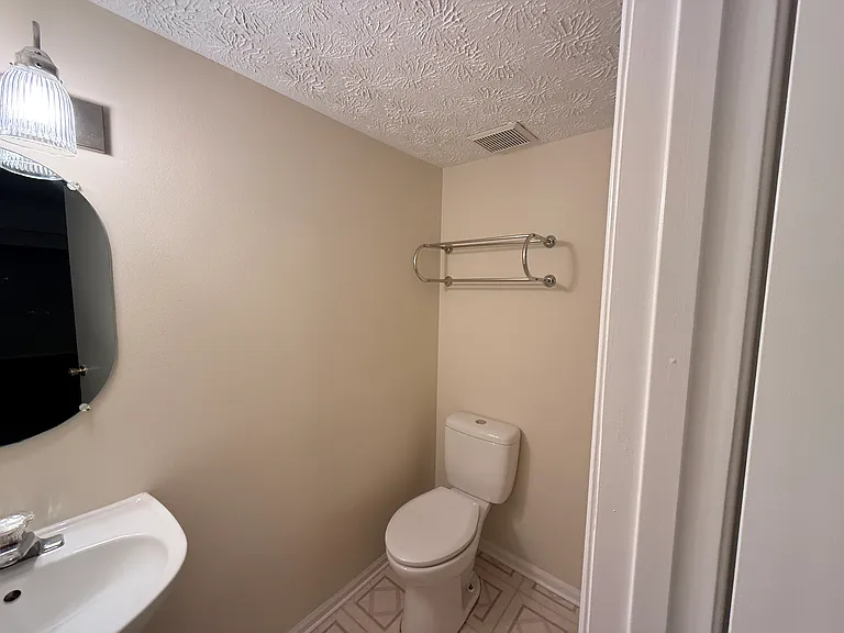 935 Joshua Tree Ct — Photo 14