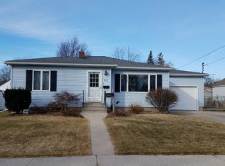 806 Elm St, Essexville, MI