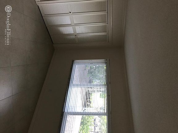 3rd image of 86 Macfarlane Dr APT 1J