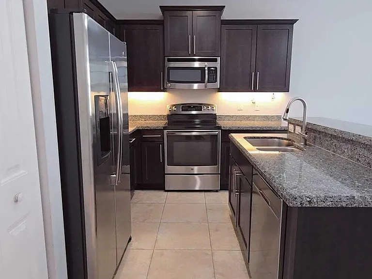243 SW 7th Ct #243 — Photo 4
