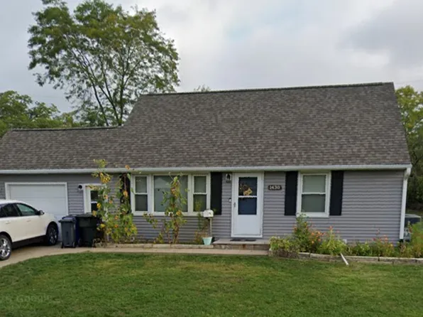1430 Miami Dr NE, Cedar Rapids, IA 52402