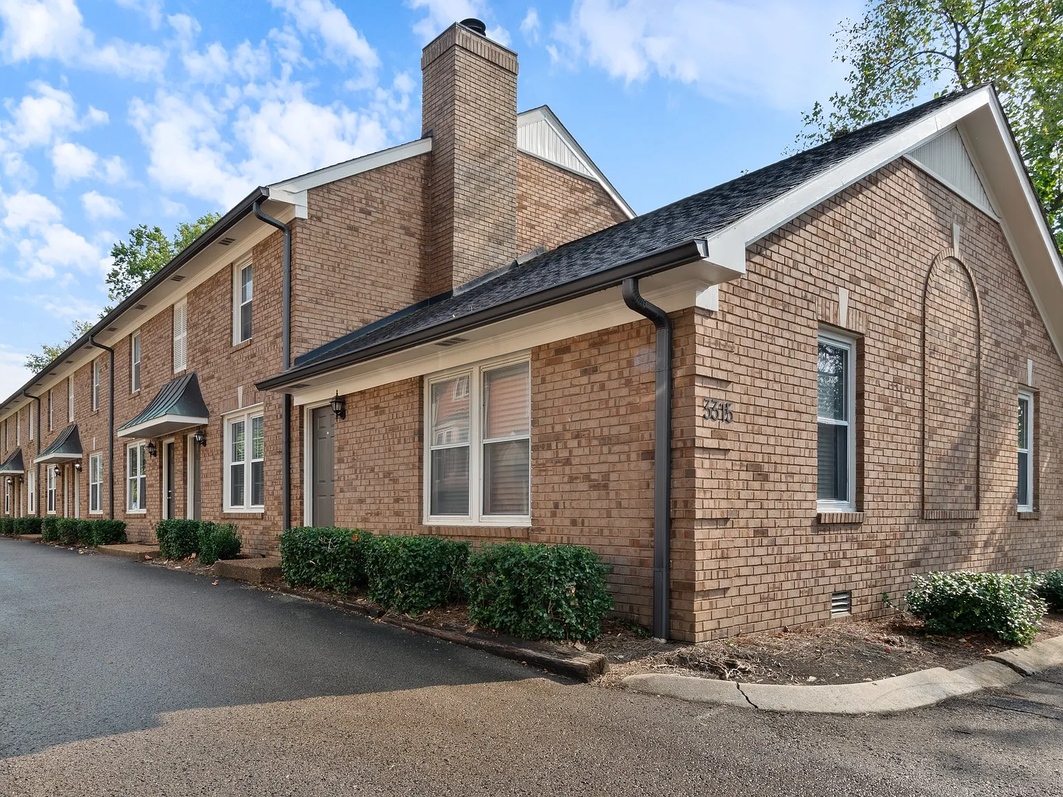 1 bed, 700 sqft, $1,499 — Photo 1