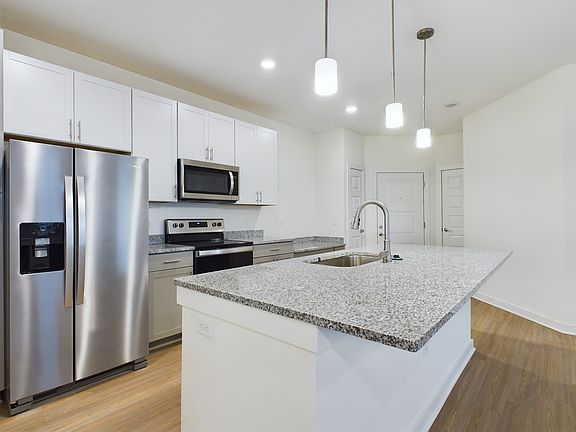 5th image of 2520 New Port Royal Rd #7-102
