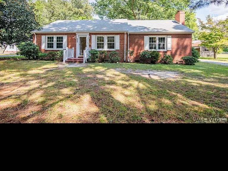 209 Long Cir — Photo 1