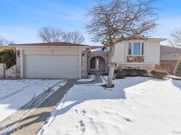 43056 Heron Ct, Sterling Heights, MI 48313