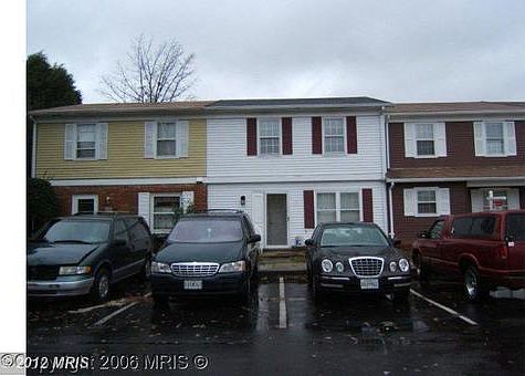 2nd image of 12 Park Square Ct