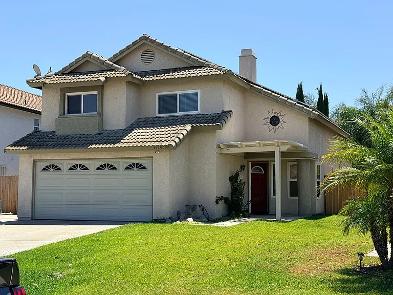 45290 Esplendor Ct — Photo 1