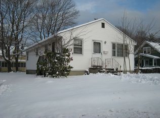 6 Bussey St, Dedham, MA 02026